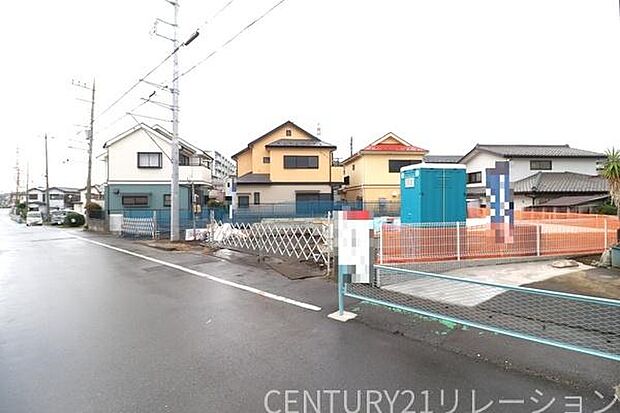 接道良好なので開放感あります。