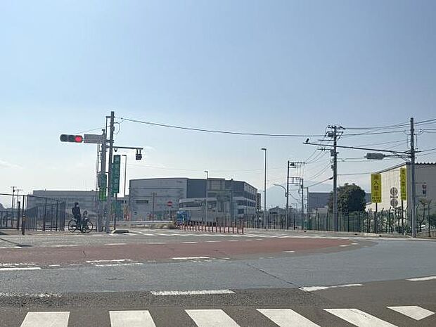 綾瀬スマートインターまで1700m