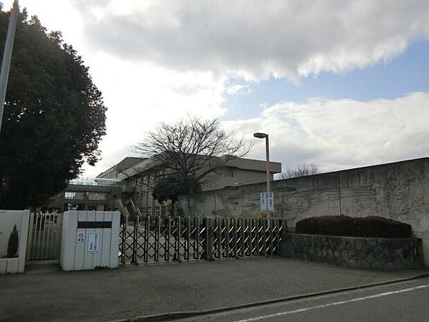 厚木市立藤塚中学校まで1940m