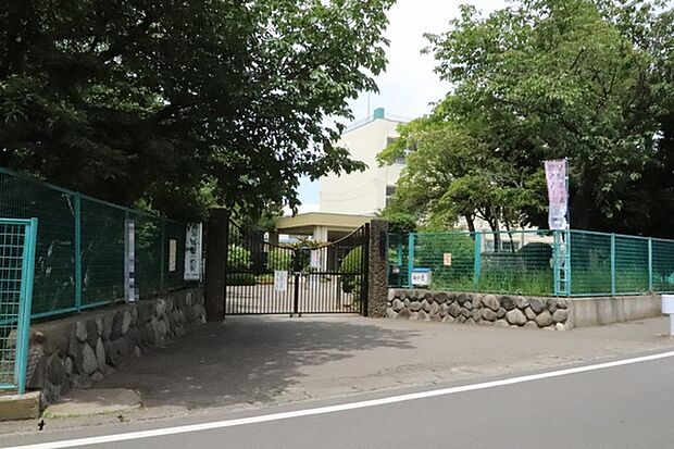 寒川町立寒川小学校まで1681m