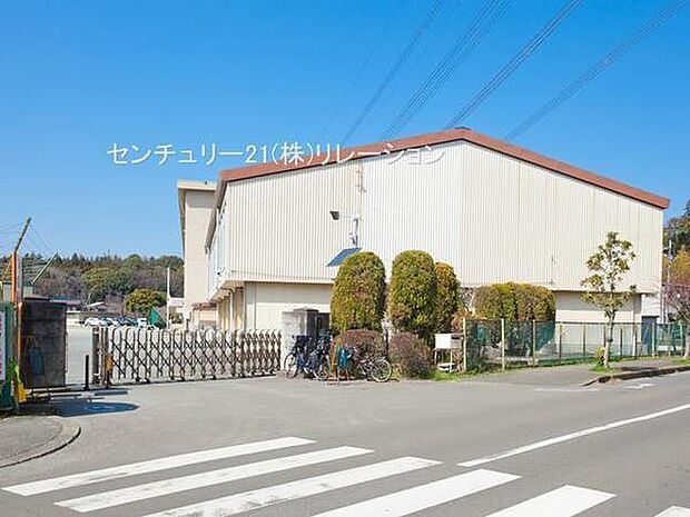 綾瀬市立綾南小学校まで379m