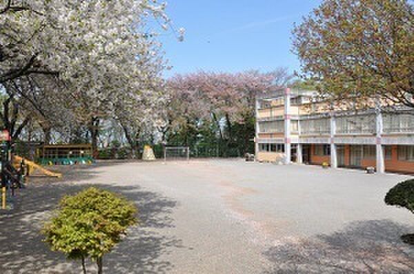 慶泉幼稚園まで1016m