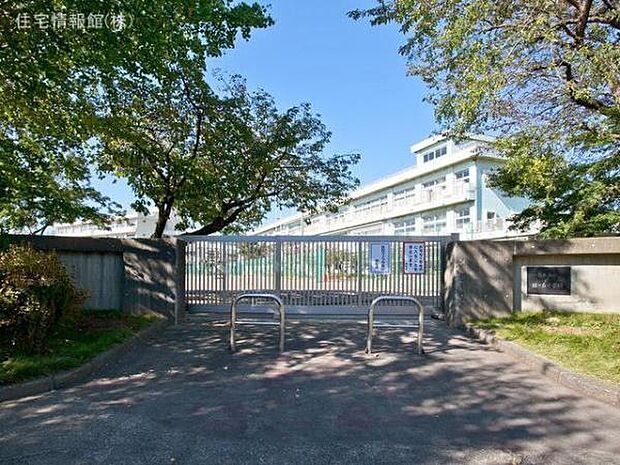 厚木市立緑ケ丘小学校まで674m