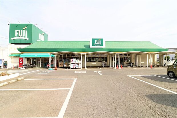 Fuji倉見店まで1619m