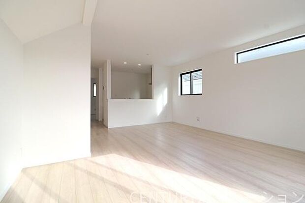 明るく日当たりの良いリビングです。