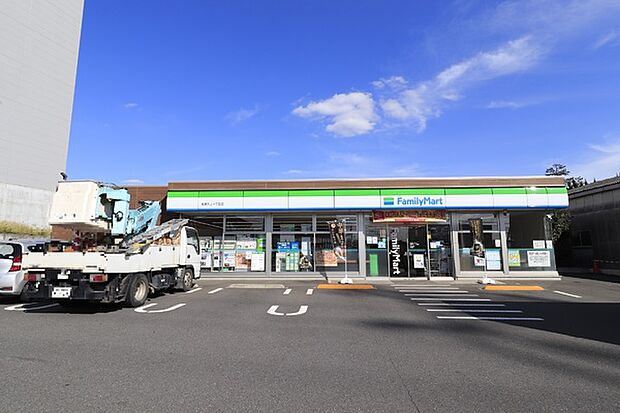 ファミリーマート綾瀬大上一丁目店まで278m