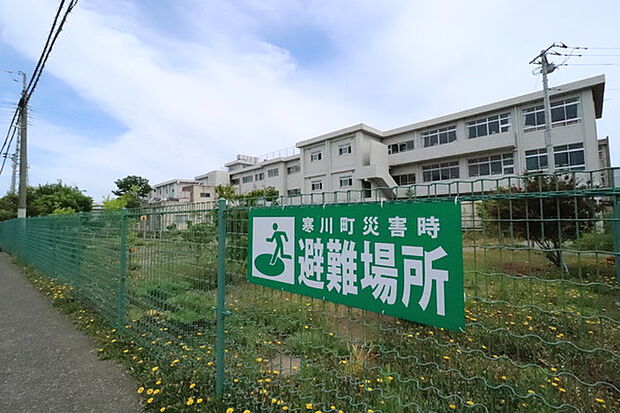 寒川町立一之宮小学校まで425m