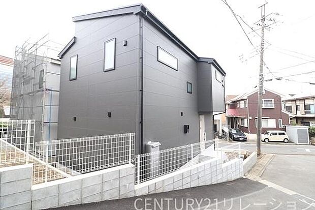 現地から歩いてEXPASA海老名まで行けます。お散歩がてら楽しめる立地です。