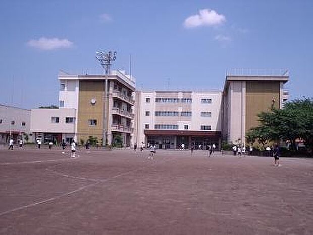 座間市立栗原中学校まで1011m