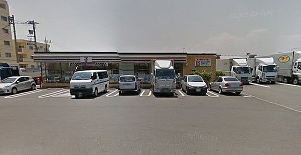 セブンイレブン綾瀬小園中央店まで714m