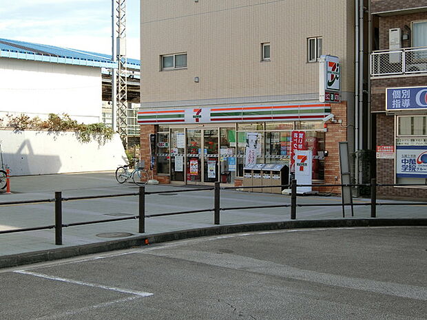 セブンイレブン大和高座渋谷駅西口店まで723m