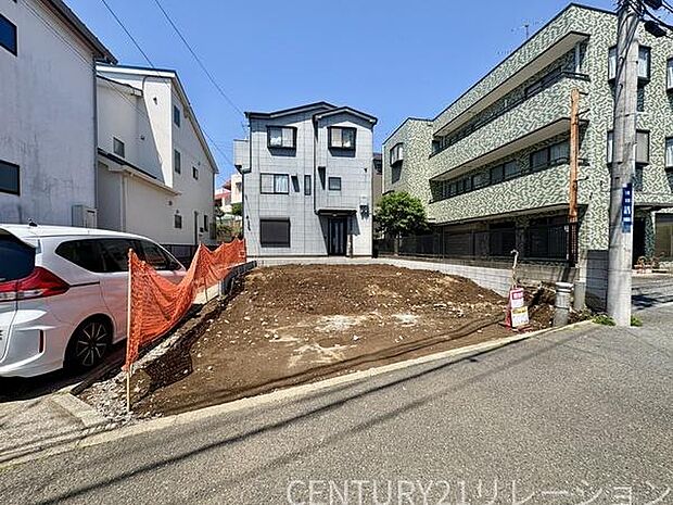 南側が隣地通路部分につき陽当たりも良好です