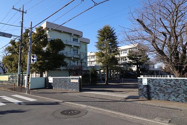 厚木市立愛甲小学校まで1677m
