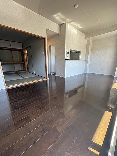 天井が高く開放感のあるLDKです