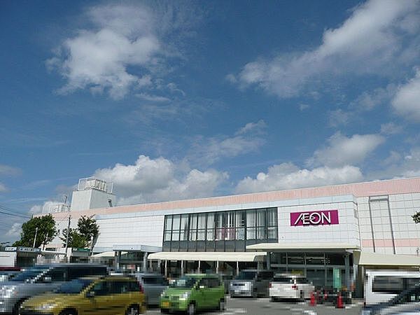 イオンつくしが丘店まで657m