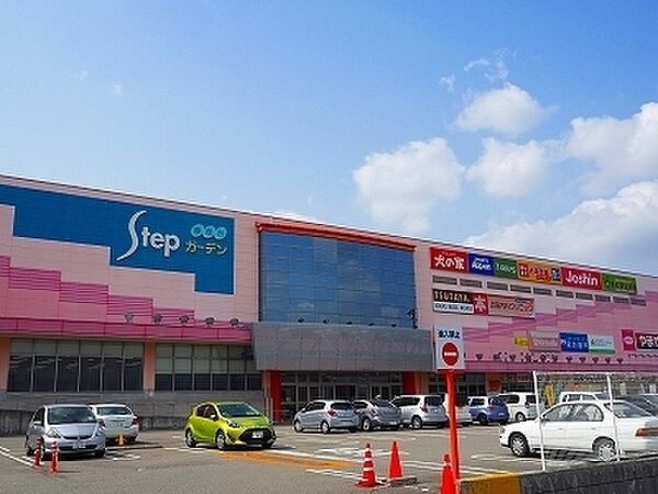 Stepガーデン藤原台まで2092m、ジョーシン藤原台店・キリン堂・スポーツクラブアクトス・やまや＆ダイソー・アルペン・ゴルフ5・THUTAYA・その他多数