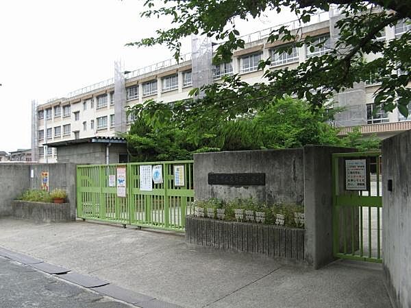 門真市立五月田小学校まで942m