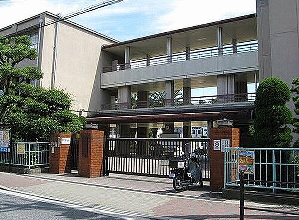 大阪市立東中本小学校まで813m