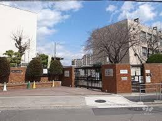 大阪市立大桐小学校まで714m
