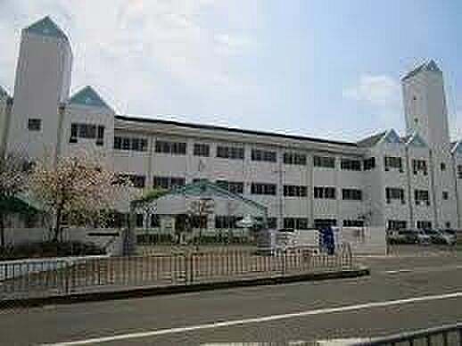 高槻市立阿武山小学校まで1529m