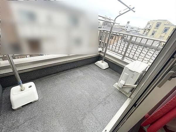 こちらの画像は、AIを用いて家具等を消しております。