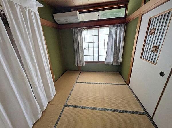 こちらの画像は、AIを用いて家具等を消しております。