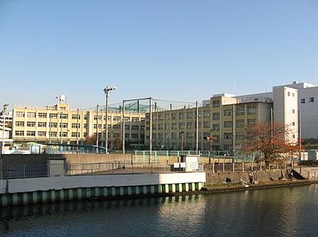 大阪市立鯰江東小学校まで526m