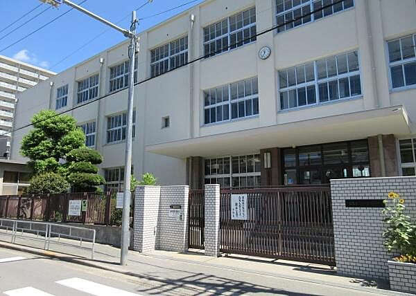 大阪市立今津中学校まで956m