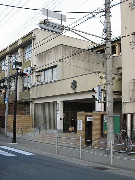 大阪市立高倉小学校まで893m