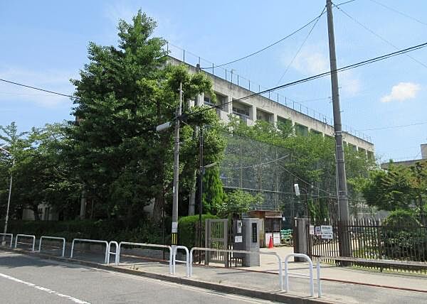 守口市立さくら小学校まで1200m