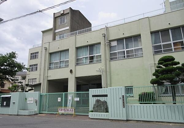 大阪市立みどり小学校まで1151m