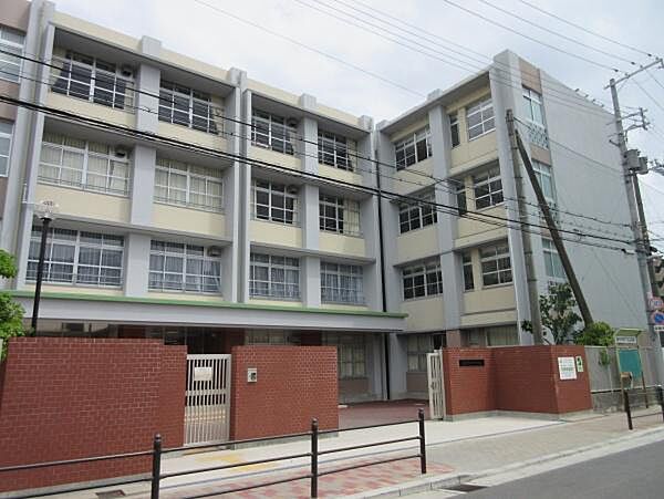 大阪市立緑中学校まで1250m