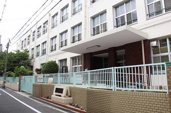 大阪市立中本小学校まで528m