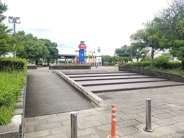 時計台公園まで638m