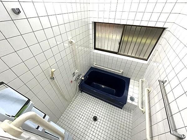 ゆったりバスで一日の疲れをリフレッシュ！飽きのこないシンプルなデザインでいつまでも綺麗にお使いいただけます。