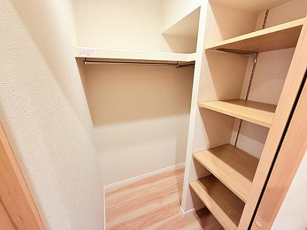 廊下のウォークインクローゼット