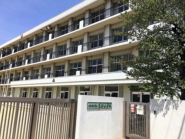 大和高田市立高田小学校まで1190m