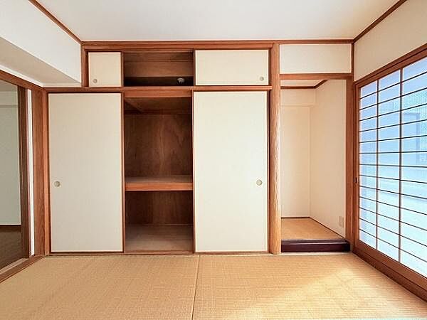 和室　収納