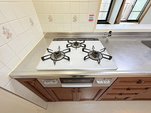 三口コンロでお料理の幅も広がりそうです