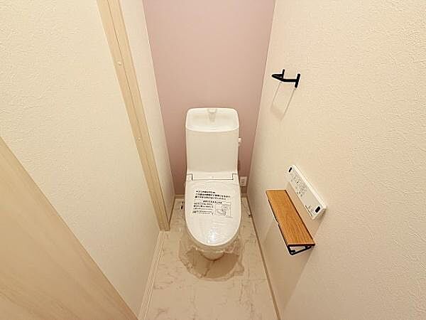 2階にもトイレがあるので、朝の混雑も解消。
