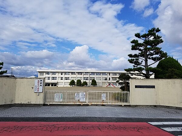 橿原市立真菅小学校まで600m