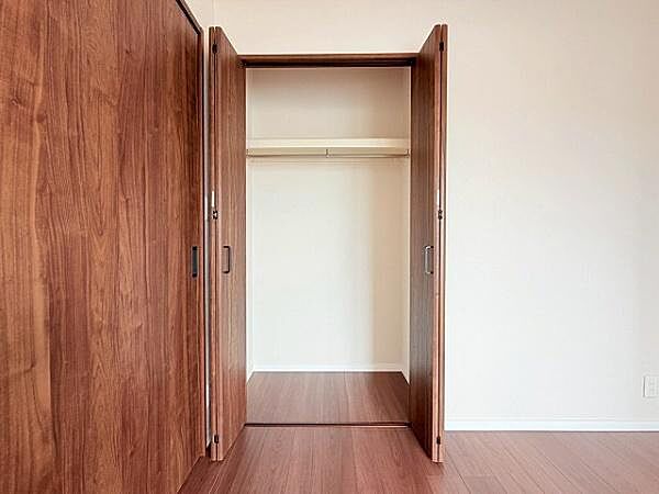 寝室収納　クローゼット