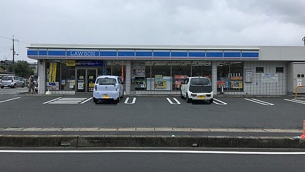 ローソン　田原本八尾店まで795m