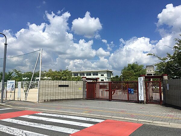田原本町立田原本小学校まで537m