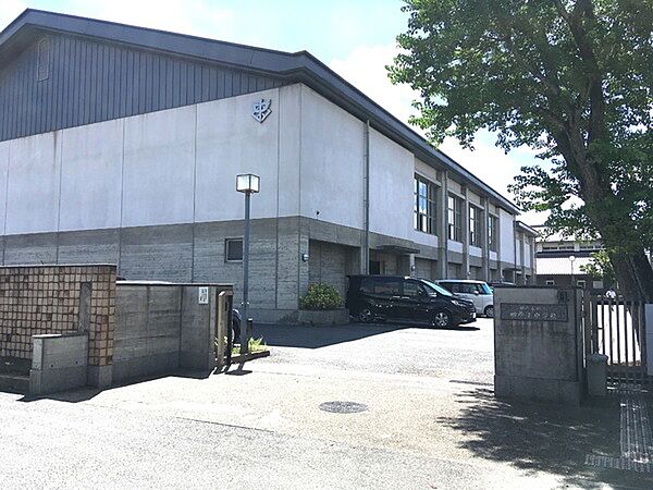 田原本町立田原本中学校まで320m