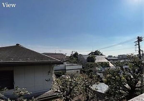 最上階3階部分ならではの、一面に広がる空と緑と調和する綺麗な街並みの眺望！
