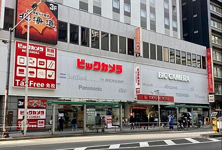 ビックカメラ渋谷東口店別館まで825m