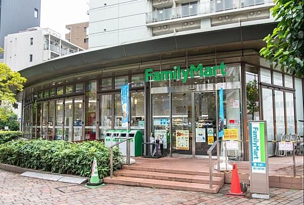 ファミリーマート渋谷ガーデンフロント店まで521m