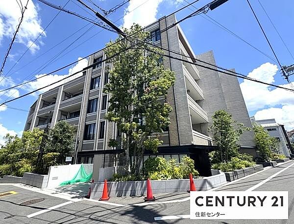 スーパー・コンビニが徒歩5分圏内に多数あり、目的に合わせて選べる生活便利な住環境！