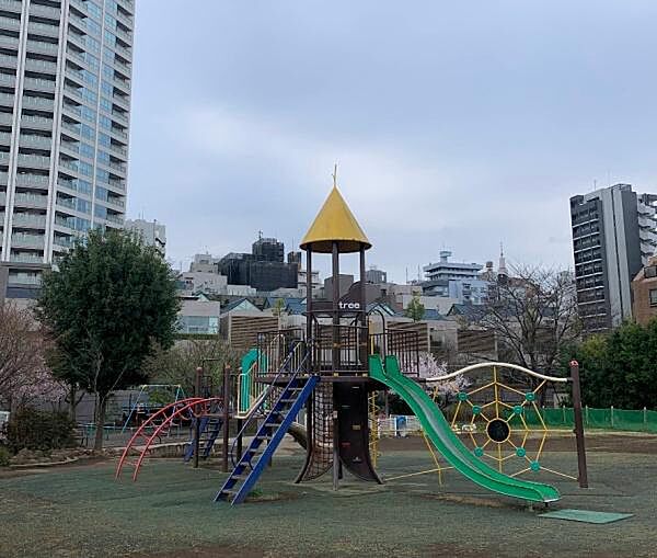 新宿区立富久さくら公園まで1202m
